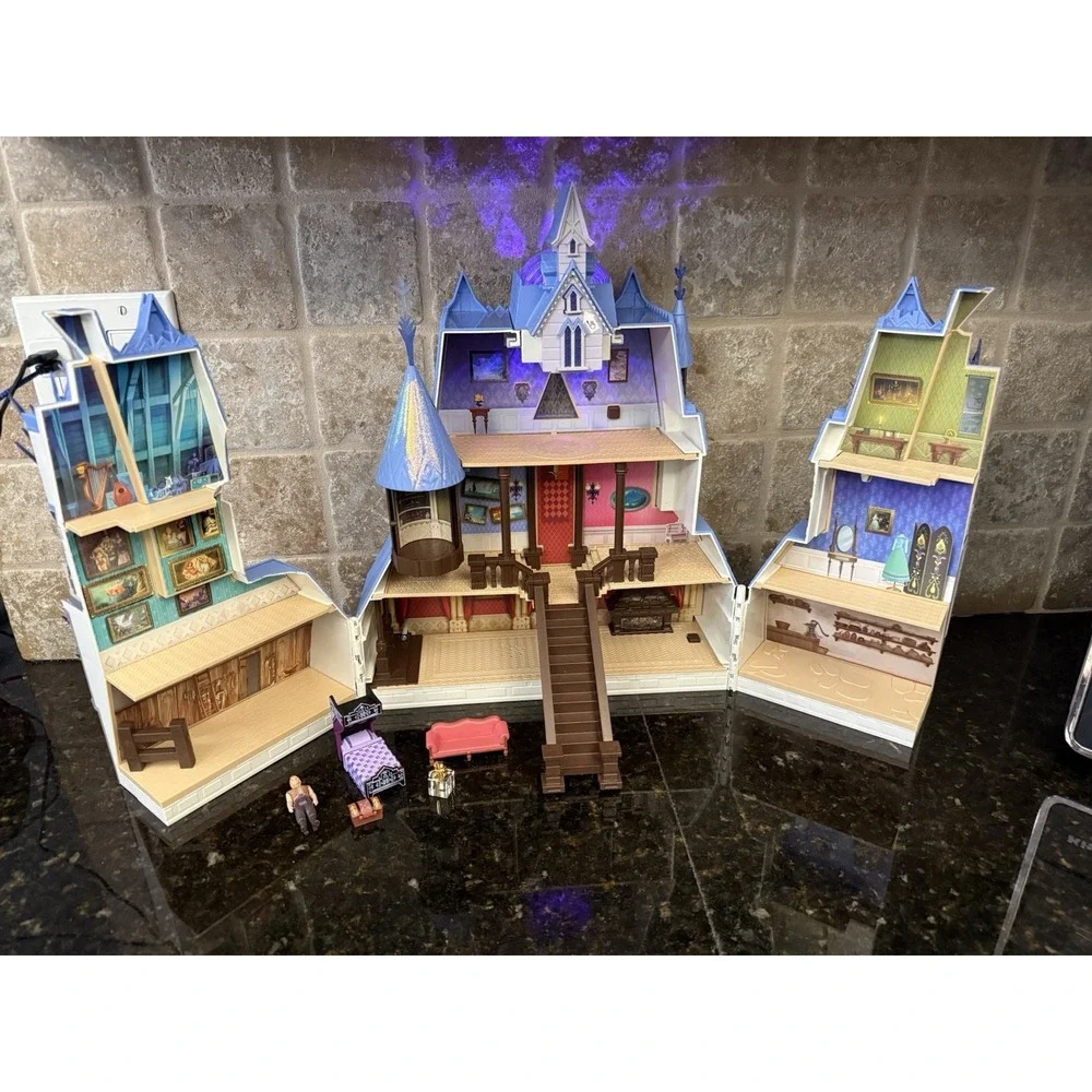 Disney Store London Animator's Collection Frozen 2 Ultimate Arendelle Castle Set
